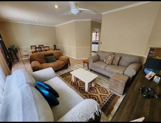 3 BEDROOM TOWNHOUSE FOR SALE IN MANORS